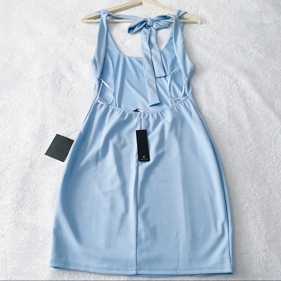 NWT Lulu’s Light Blue Cut Out Back Dress - Picture 7 of 10
